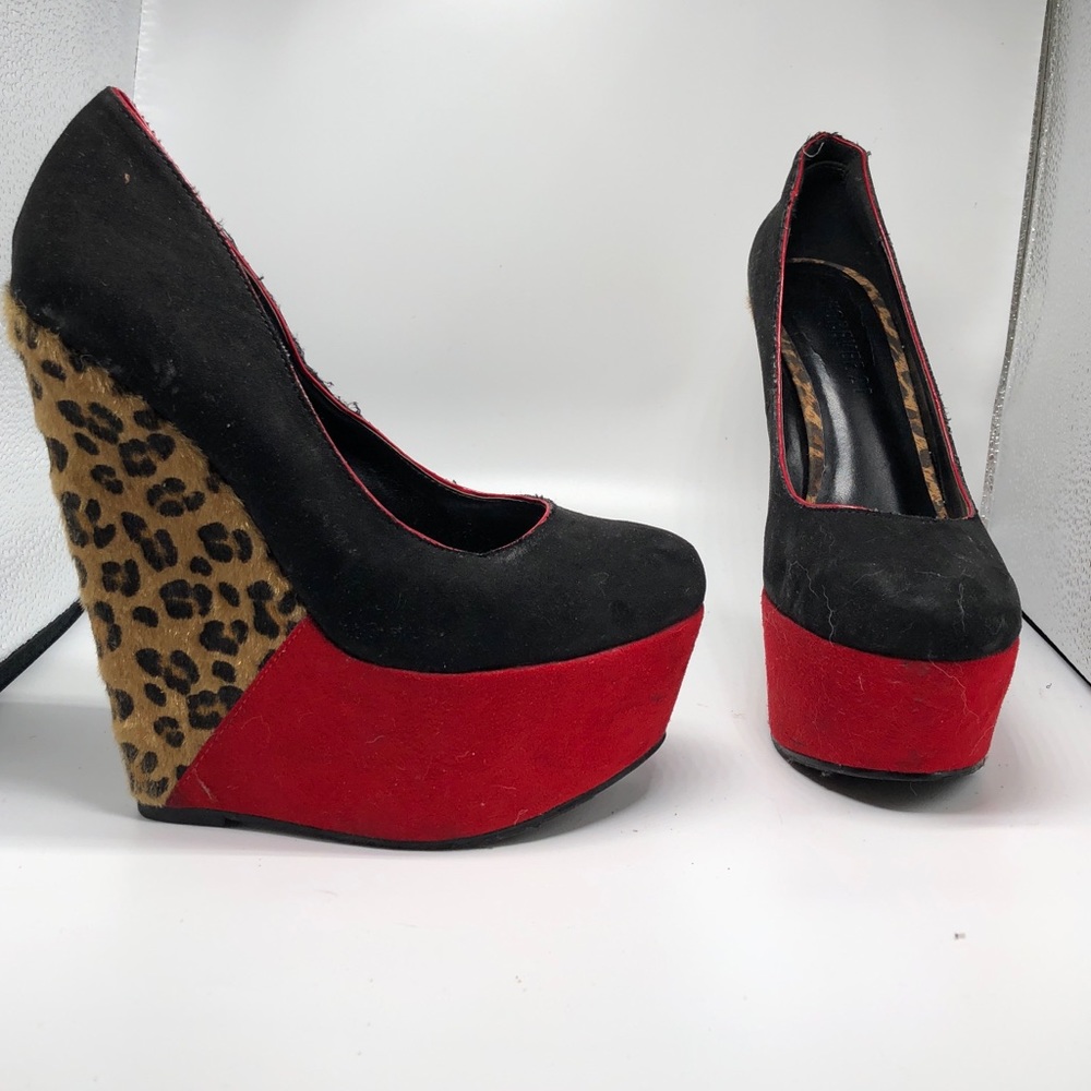 New Leopard wedges